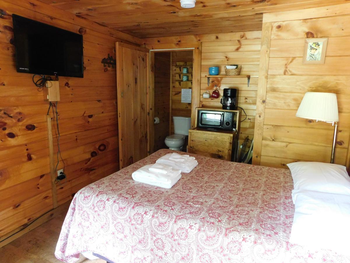 Pine Crest Motel&Cabins Barton Extérieur photo