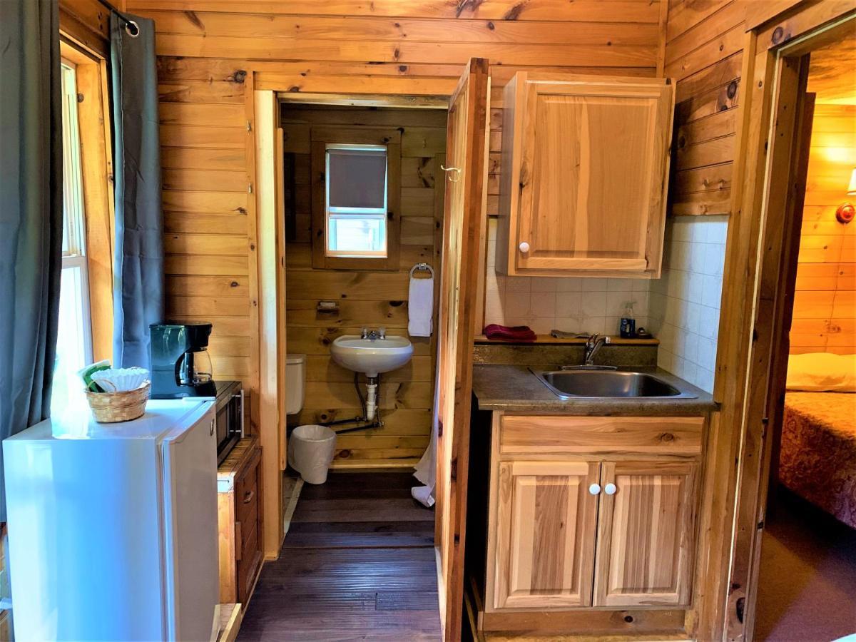 Pine Crest Motel&Cabins Barton Extérieur photo