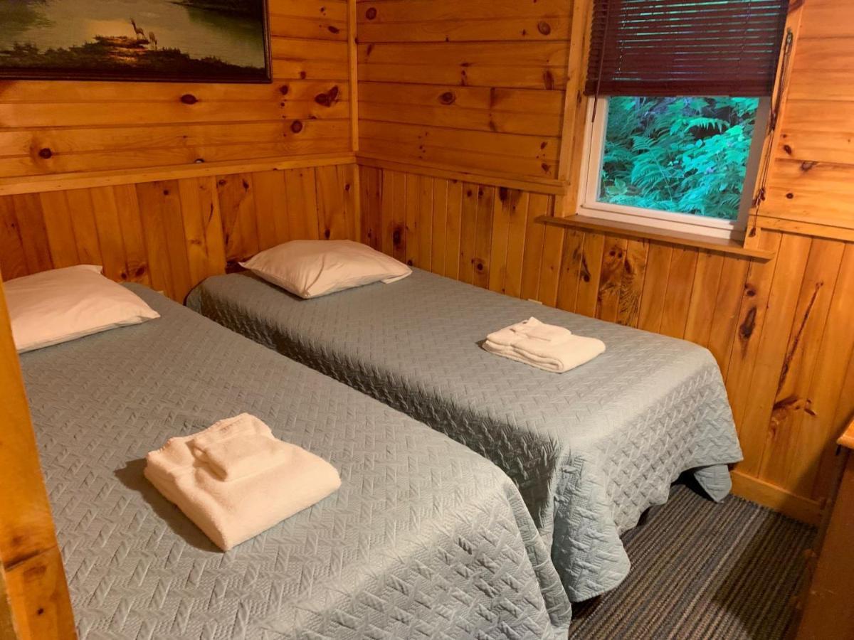 Pine Crest Motel&Cabins Barton Extérieur photo